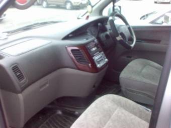 1999 Nissan Elgrand Photos