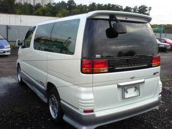 1999 Nissan Elgrand Photos