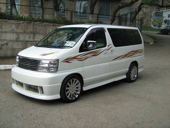 1999 Nissan Elgrand Pictures