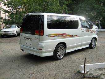 1999 Nissan Elgrand Photos