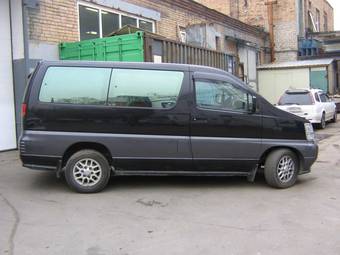 1999 Nissan Elgrand Pictures