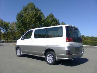 1999 Nissan Elgrand Photos