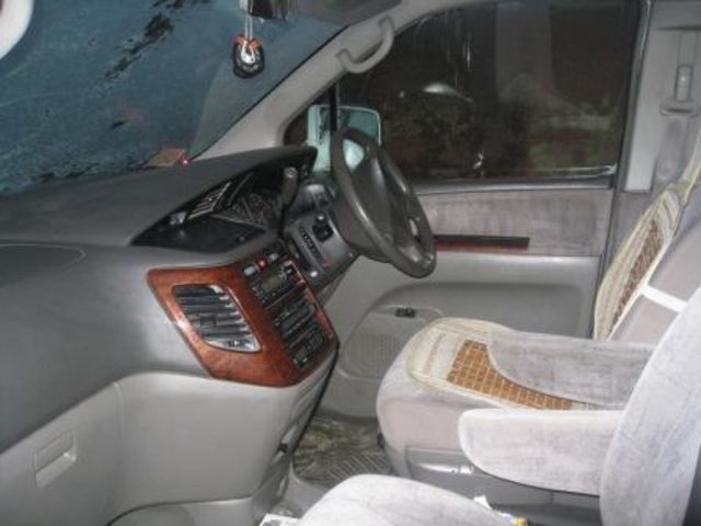 2000 Nissan Elgrand