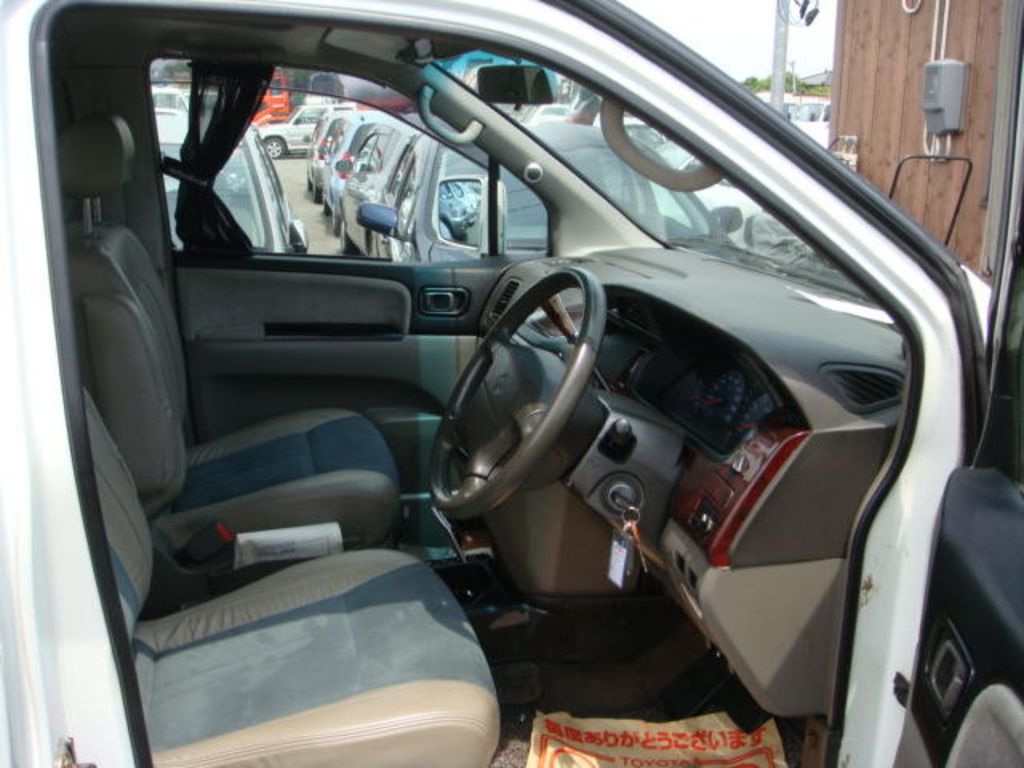 2000 Nissan Elgrand