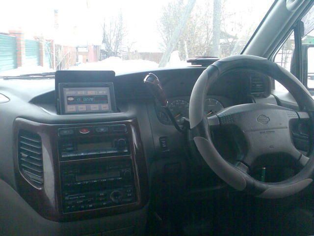 2000 Nissan Elgrand