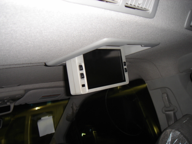2000 Nissan Elgrand Pictures