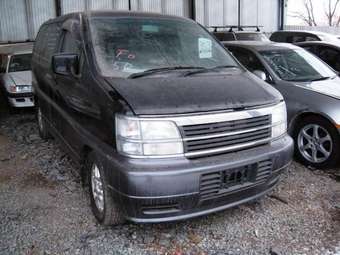 2000 Nissan Elgrand Photos