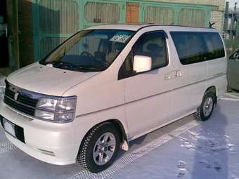 2000 Nissan Elgrand Images