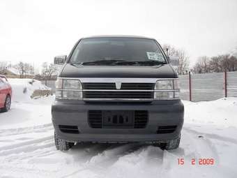 2000 Nissan Elgrand Pictures