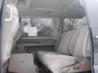 2000 Nissan Elgrand Pics