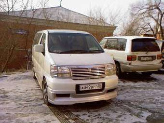 2000 Nissan Elgrand Photos