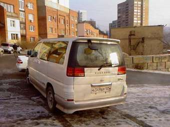 2000 Nissan Elgrand Pictures