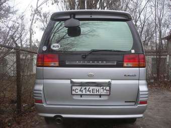 2000 Nissan Elgrand Pictures