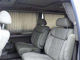 2000 Nissan Elgrand Pictures