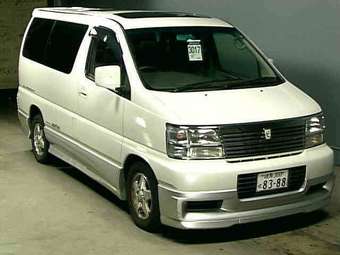 2000 Nissan Elgrand Photos