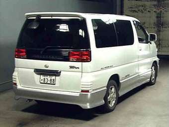 2000 Nissan Elgrand Photos