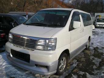 2000 Nissan Elgrand Photos