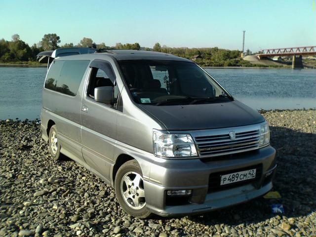 2000 Nissan Elgrand