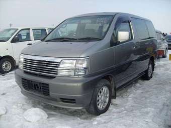 2000 Nissan Elgrand Photos
