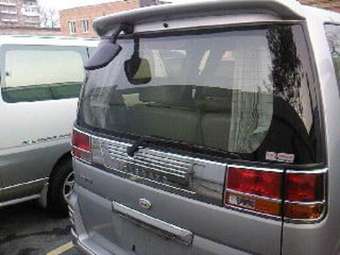 2000 Nissan Elgrand Images