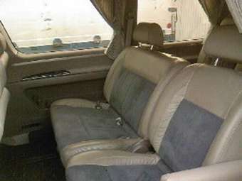 2000 Nissan Elgrand Pictures