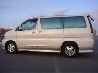 2000 Nissan Elgrand Pictures