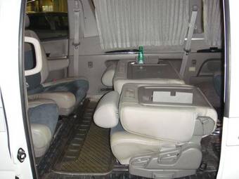 2000 Nissan Elgrand Pictures