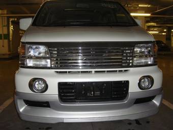 2000 Nissan Elgrand Photos