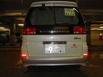 2000 Nissan Elgrand Pictures