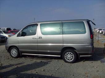 2000 Nissan Elgrand Photos