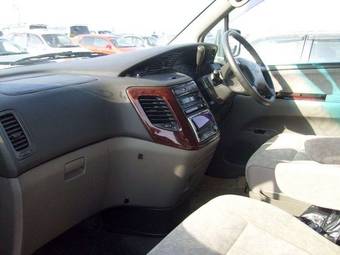 2000 Nissan Elgrand Pictures