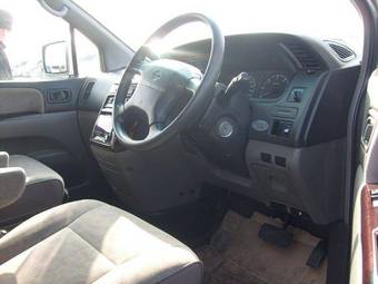 2000 Nissan Elgrand Photos