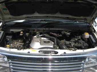 2000 Nissan Elgrand Pictures