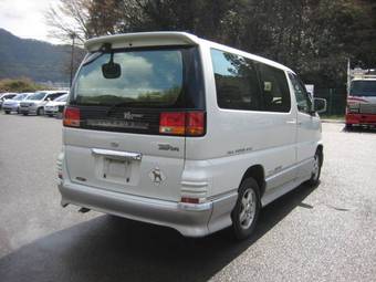 2000 Nissan Elgrand Pics