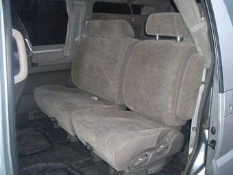 2000 Nissan Elgrand Images