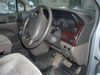 2000 Nissan Elgrand Pics