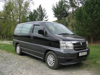 2000 Nissan Elgrand Pictures