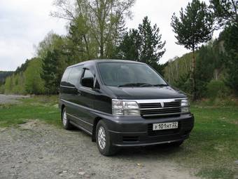 2000 Nissan Elgrand Photos