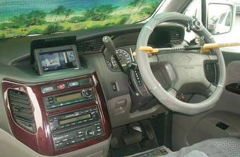 2000 Nissan Elgrand Photos