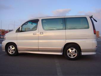 2000 Nissan Elgrand Photos