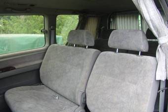 2000 Nissan Elgrand Pictures