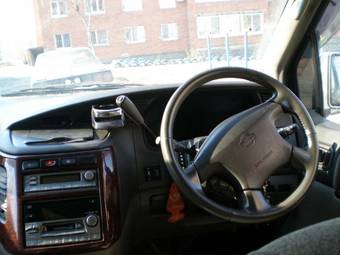 2000 Nissan Elgrand Photos