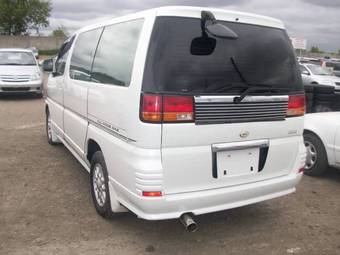 2000 Nissan Elgrand Pictures