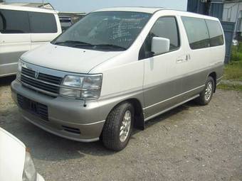 2000 Nissan Elgrand Pictures