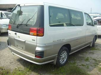 2000 Nissan Elgrand Pics