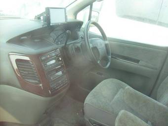 2000 Nissan Elgrand Pictures