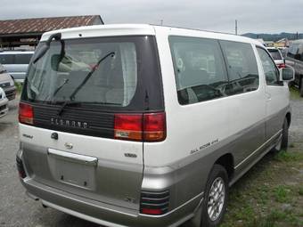 2000 Nissan Elgrand Pics