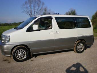 2000 Nissan Elgrand Pictures