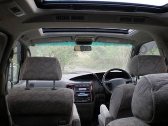 2000 Nissan Elgrand Photos