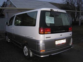 2000 Nissan Elgrand Pictures